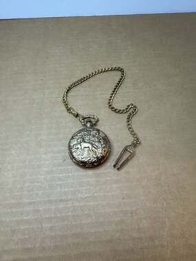 VTG Calvin Hill Quartz Pocket Watch with Hunter and Dog Scene Cover & Chain